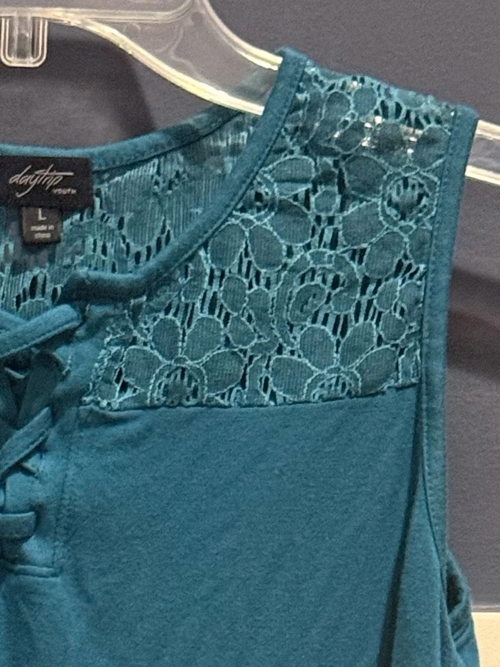 Daytrip Teal Lace Yoke Sleeveless Tank with Front Tie Youth Size L